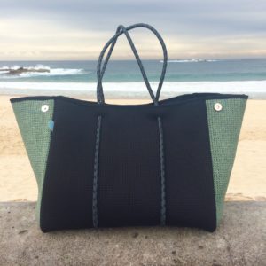 MY CHUCHKA NEOPRENE TOTE : I’m RAVEN about it!